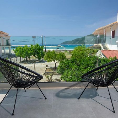 Seascape Villas Vassiliki - Beachfront Villas Exterior foto