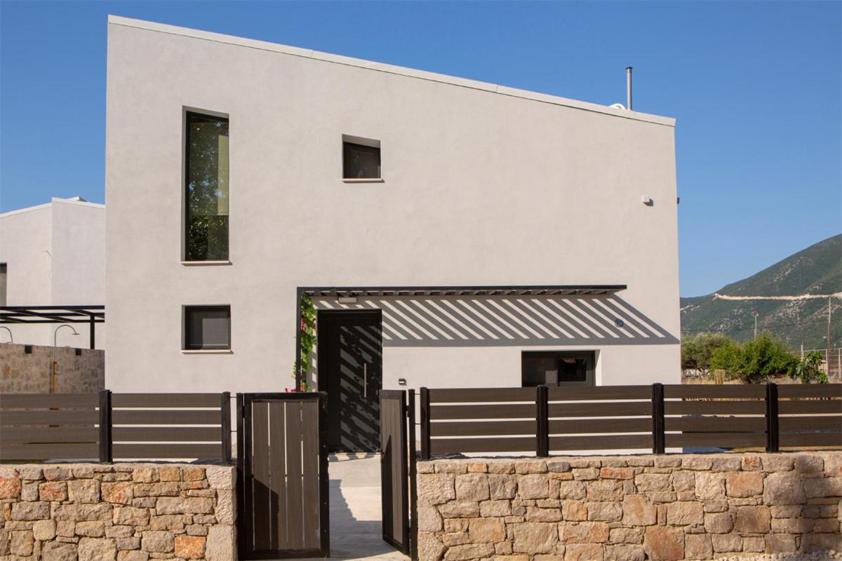 Seascape Villas Vassiliki - Beachfront Villas Exterior foto